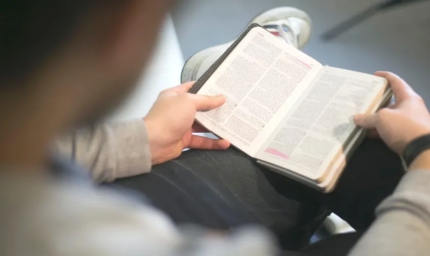 ¿Cómo se llama la verdadera Biblia cristiana?